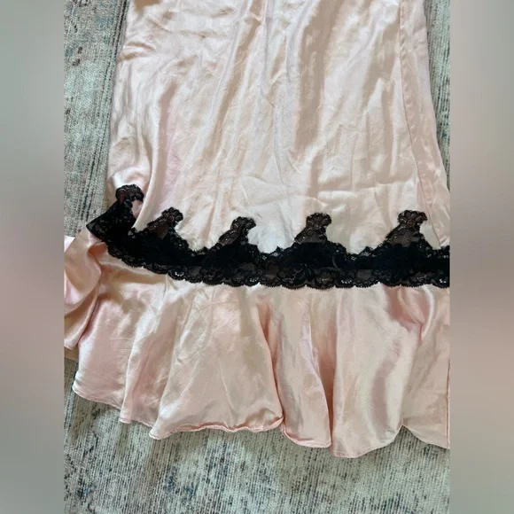 Victoria's Secret Pink and Black Lace Chemise with Sweetheart Neckline - Picture 2 of 4